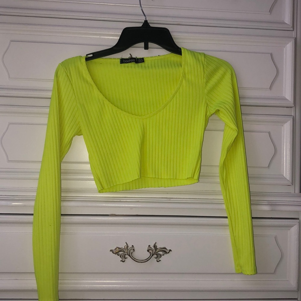 boohoo neon crop top